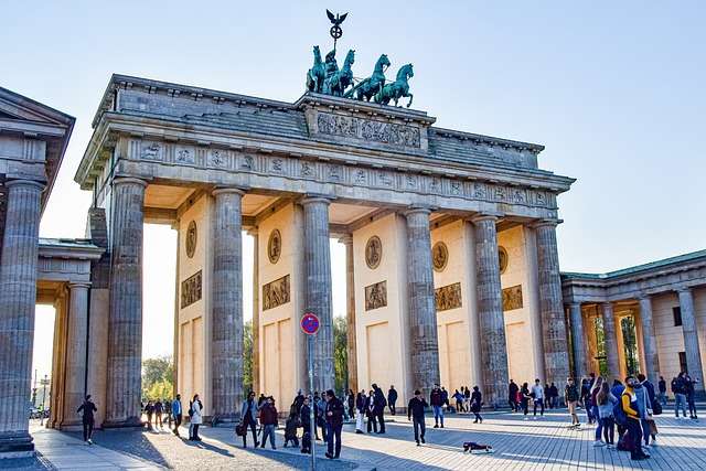 zertifizierungsstellen deutschland, brand front of the brandenburg gate